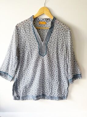 Women's Blue Floral Split-Neck Tunic Top Size Small Preppy Tunic Top Beachy
